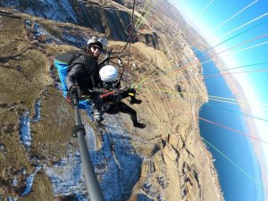 Göl Manzarası Eşliğinde Hazarbaba Dağı’nda Yamaç Paraşütü Keyfi