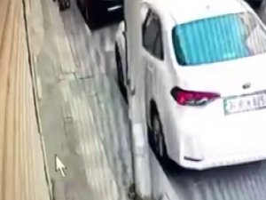 Fatih’te Dehşet Anları Kamerada: Husumetlisine Kurşun Yağdırdı