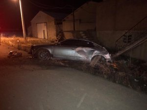 Şarampole Devrilen Otomobil Sürücüsü Ağır Yaralandı