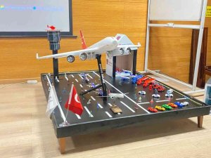 Atık Malzemelerden Havalimanı Tasarlandı