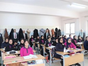 Kaymakam Öztürk Okul Ziyaretlerine Devam Ediyor