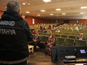 Tıp Fakültesi Öğrencilerine ’Narko Gençlik Eğitimi’ Verildi