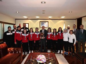 Başkan Zolan İle Kupa Hatırası