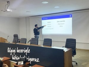 Subü Öğrencilerine Kariyer Ve Dil Semineri