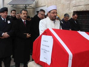 Görevdeyken Kalp Krizi Geçirerek Hayatını Kaybeden Polis Son Yolculuğuna Uğurlandı