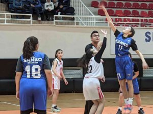 Sanko Okulları Basketbol Takımı İl İkincisi Oldu