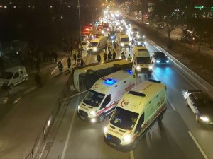 Konya’da Otomobilin Çarptığı Midibüs Yan Yattı: 10 Yaralı
