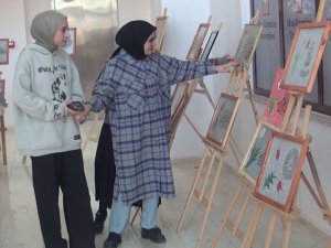 Üniversite Öğrencilerinin Ebru Ve Hat Sanatı Eserleri Büyük Beğeni Topladı