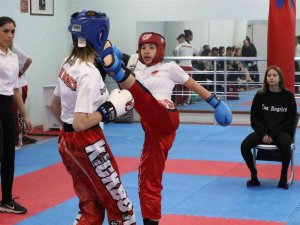 Aydın’da Kick Boks Sporcuları İl Birinciliği İçin Mücadele Ettiler