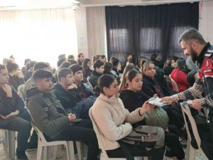 Jandarmadan Öğrencilere Siber Farkındalık Eğitimi