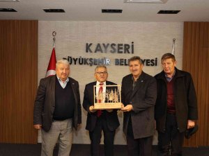 Başkan Büyükkılıç’a Muhtardan ‘500 Fidan’ Jesti