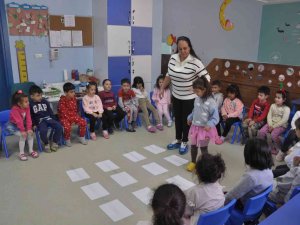 Çukurova Belediyesi Robotik Kodlamayla Eğitiyor