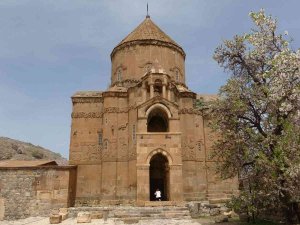 2022 Yılında 260 Bin Kişi Akdamar Adası’nı Ziyaret Etti