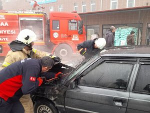 Seyir Halindeki Otomobil Alev Aldı