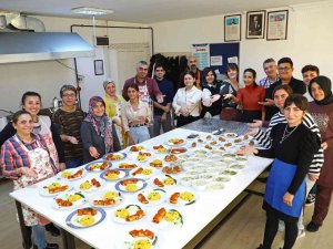 Atasem’in Mutfağında Aşçı Yardımcıları Yetişiyor