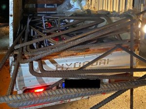 Hızlı Tren Hattından 3 Ton Demir Çaldığı İddia Edilen Şüpheliler Yakalandı