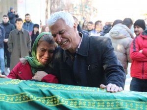 Cinayete Kurban Giden Genç, Gözyaşlarıyla Son Yolculuğuna Uğurlandı