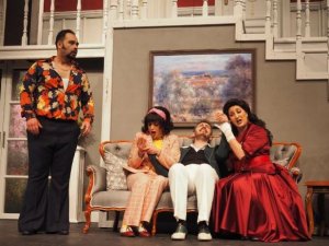 Sdt, 2023’ün İlk Perdesini Bir Aşk Komedisi Olan Oyunla Açacak