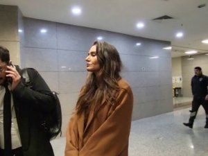 Sosyal Medyada Cami İçerisinde Çekilmiş Fotoğraf Paylaşımına İlişkin Hakkında Soruşturma Başlatılan Eda Taşpınar, İfade Vermek Üzere Çağlayan Adliyesi’ne Getirildi.