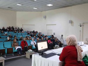 Van Büyükşehir Belediyesi Kadınlar İçin Hijyen Semineri Düzenledi