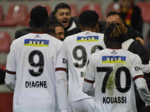 Spor Toto Süper Lig: Kayserispor: 2 - Fatih Karagümrük: 4 (Maç Sonucu)