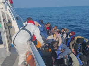 Yunan Unsurlarınca Ölüme Terk Edilen 56 Kaçak Göçmen Kurtarıldı