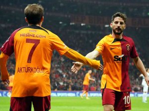 Galatasaray’da Sınırdaki Futbolcular Kart Görmedi