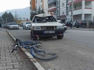 Otomobilin Çarptığı Bisikletli Ağır Yaralandı