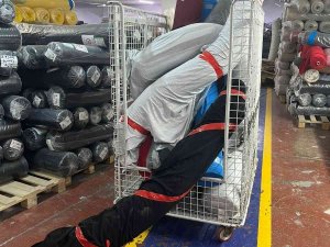 Bağcılar’da Kumaş Hırsızlığı Yapan 3 Şahıs, Suçüstü Yakalandı