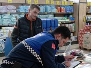 Zincir Markette Tarihi Geçmiş Ürünler Bulundu