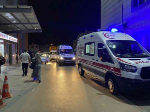 Balkondan Düşen Kadın Hayatını Kaybetti, Aileler Hastanede Birbirine Girdi