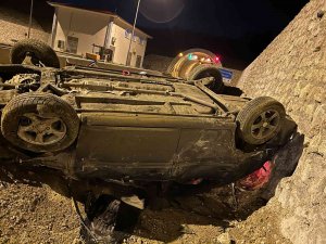 Sinop’ta Tünel Girişinde Otomobil Takla Attı: 2 Yaralı