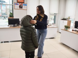 Başiskele’de Çocuklara Mont Yardımı