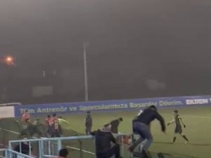 Yeşil Saha Boks Ringine, Ortalık Savaş Alanına Döndü