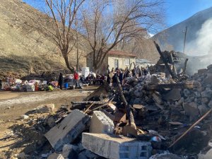 Chp Heyeti, Oğuzlar Mezrasında Evleri Yanan Vatandaşlara Geçmiş Olsun Da Bulundu