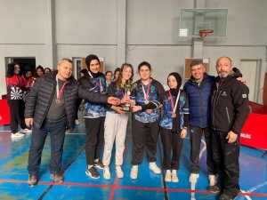 Salihli Şahin Şen Kız Anadolu İ̇hl Manisa Şampiyonu