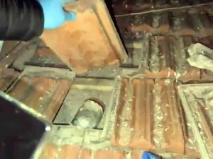 Uyuşturucuyu Çatıdaki Kiremitlerin Altına Zulalamışlar
