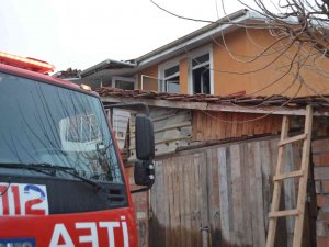 Tavşanlı’da 2 Katlı Evde Yangın