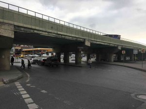 Bayrampaşa’da İ̇bb Tarafından Yapılan Köprü Bakımsızlık Nedeniyle Tehlike Saçıyor