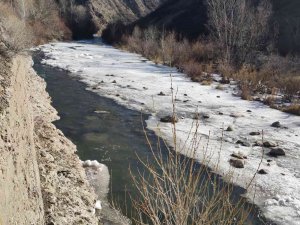 Tunceli’de Nehirler Buz Tuttu
