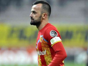 İ̇lhan Parlak İlk Golünü Attı