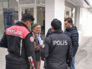 ’Dolandırıcılardan Kurtaracağız’ Deyip Yaşlı Adamı Dolandırdılar