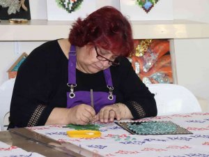 Hem Aile Gelirine Katkı Sağlıyorlar, Hem De Sosyalleşiyorlar