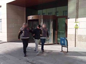 Cep Telefonu Hırsızı Yakalandı