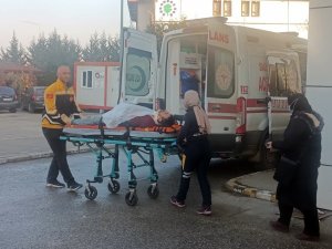 Devrilen Traktörün Sürücüsü Yaralandı