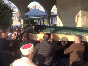 Trafik Kazasında Hayatını Kaybeden Genç Kız Toprağa Verildi