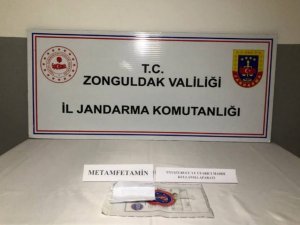 Jandarmanın Aradığı Şüphelilerin Üzerinden Uyuşturucu Çıktı