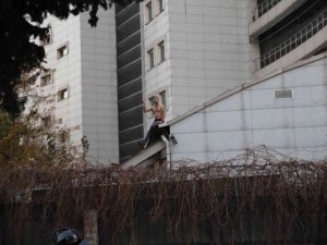 Gaziantep’te Binanın Çatısına Çıkan Kişi İkna Edildi