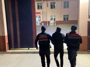 19 Yıl Hapis Cezasıyla Aranıyordu, Çekyat Altında Yakalandı