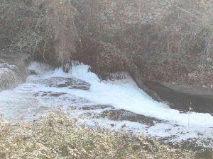 Karsak Deresi’nde Şüpheli Atık